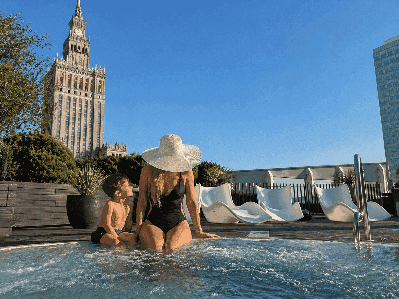 Taras z jacuzzi